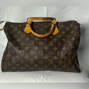 Louis Vuitton Speedy Bag. Vintage.